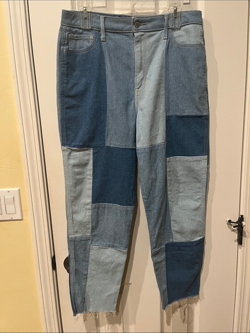 Hollister Patchwork “Ultra High-Rise Mom Jean” with Hollister Vintage Stretch